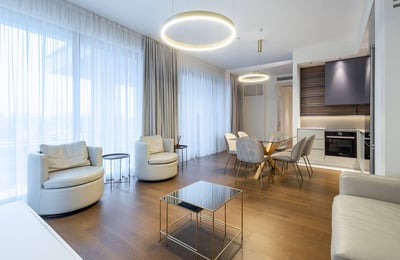 Alquiler de un piso luminoso de 3 habitaciones, 84 m², en el complejo residencial BW Terraces, Belgrado, Serbia